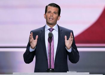 يهاجم ترامب الأبن بايدن ويدافع عن الشرطة فى فاعلية انتخابية بأريزونا