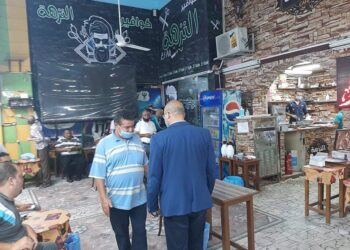 حي المناخ يشن حملات مرورية علي جميع المحال والمقاهي العامة ببورسعيد للألتزام بمواعيد الغلق
