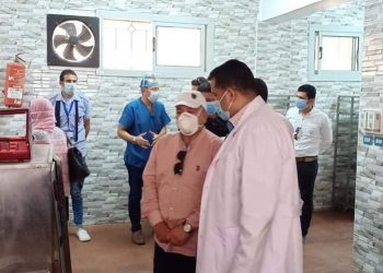زيارة مفاجئة من مسئولي المحافظة للاطمئنان علي تطبيق الإجراءات الاحترازية بالمنشاوي العام