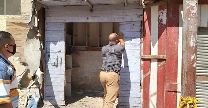 إزالة ٣ أكشاك مخالفة وإحالة ٥ من العاملين للتحقيق بالوحدة الصحية بالدلنجات .