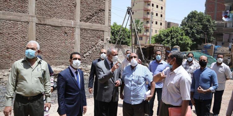 قنا : لجنة لمراجعة تراخيص المباني