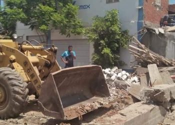  مختار ” يؤكد استمرار إزالة التعديات واجمالى ماتم ازالته 530 حالة تعدى بنطاق المحافظة