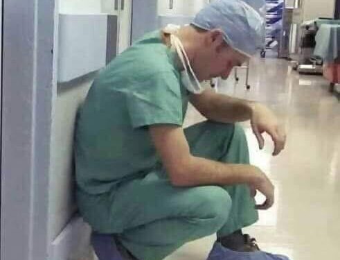 إخواني الأطباء …… عذراً : _