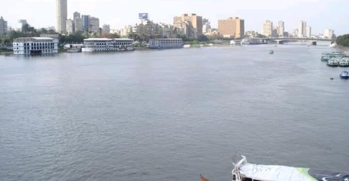 علي كوبري قصر.النيل.