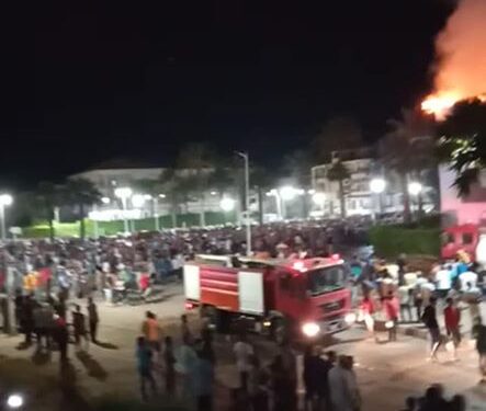 عاااااجل … اندلاع حريق هائل بمدينه راس البر ناتج عن انفجار انبوبه بوتاجاز