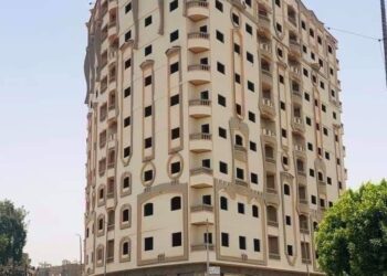 عاجل ..بدء أعمال إزالة برج جرجا المخالف بحضور محافظ سوهاج ومدير الأمن