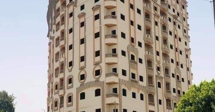عاجل ..بدء أعمال إزالة برج جرجا المخالف بحضور محافظ سوهاج ومدير الأمن