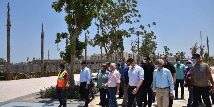 “الغضبان ” يتابع سير العمل بميناء بورسعيد البري الجديد والحديقة الجديدة.