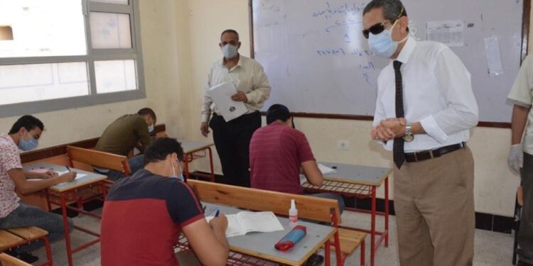 تشديد الاجراءات الوقايه لااقصى درجات الامان للطلاب حين دخول الجنه