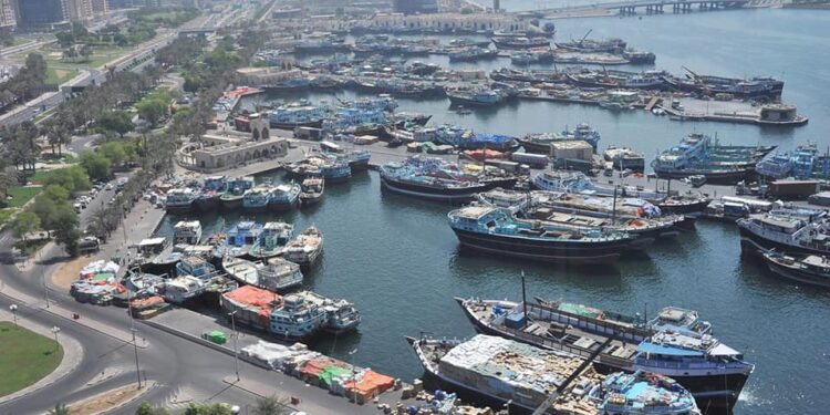 جمارك امارة دبي تنجز تعاملات 5700 سفينة تقليدية وتجارية في المراكز البحرية