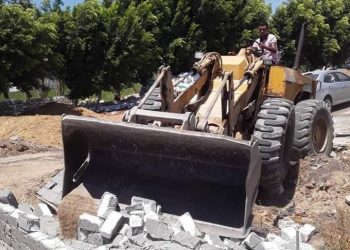 إزالة ٥ حالات تعدي على أراضي زراعية وأملاك دولة على مساحة ١٨٠٥ م٢ بمركزي الدلنجات وكوم حمادة