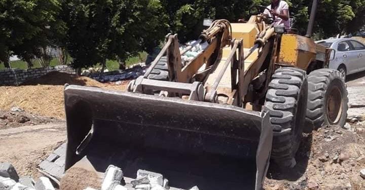 إزالة ٥ حالات تعدي على أراضي زراعية وأملاك دولة على مساحة ١٨٠٥ م٢ بمركزي الدلنجات وكوم حمادة