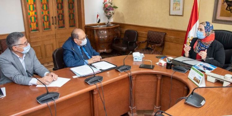 “نيفين القباج ” نسعي لتفعيل دور التعاونيات لتحقيق التمكين الاقتصادي للفئات الاولي بالرعاية