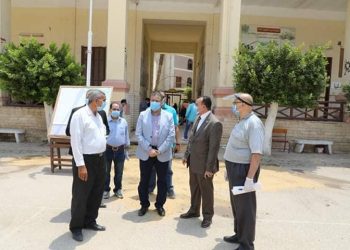 أبو ليمون يتفقد مدرسة المساعي المشكورة ويتابع بدء أعمال رصف شارع عاطف السادات بشبين الكوم