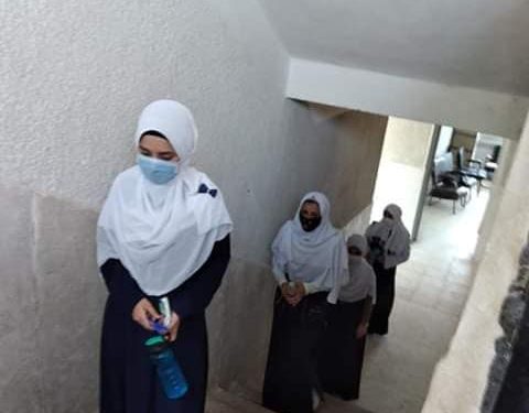 رئيس مدينة القصير ومدير عام المنطقة يتفقدان لجنة الشهادة الثانوية الأزهرية بالقصير