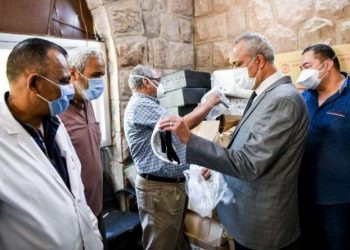 سكرتير عام محافظ قنا يتفقد مستشفى الحميات بمدينة قنا