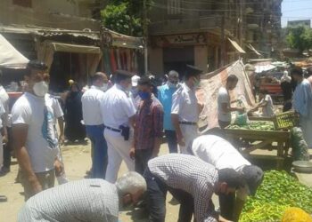 الوحدة المحلية تقوم بإخلاء الأسواق وفض التجمعات بمدينة الباجور