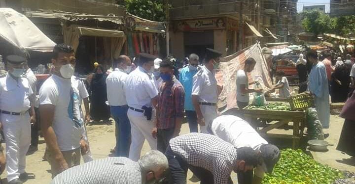 الوحدة المحلية تقوم بإخلاء الأسواق وفض التجمعات بمدينة الباجور