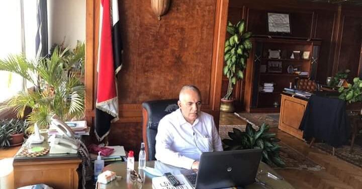 وزير الري يجتمع بوكلاء الوزاره في جميع المحافظات