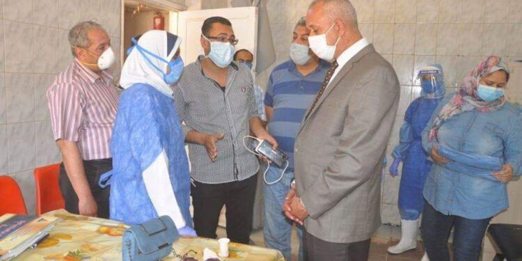 سكرتير عام محافظة قنا : خروج وتعافي ١١٢ حالة مصابة بفيروس كورونا المستجد من مستشفى فرشوط المركزي