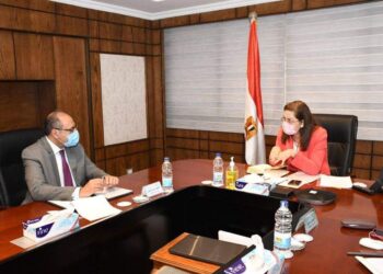 وزيرة التخطيط والتنمية الاقتصادية تلتقي مستشار رئيس منظمة العمل الدولية لمناقشة برامج التعاون الحالية بين الجانبين