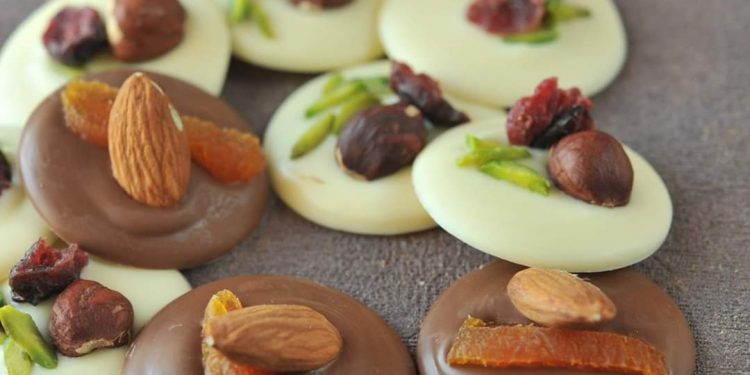 لعشاق الشيكولاتة وصفة سهلة بدون دقيق ولا بيض