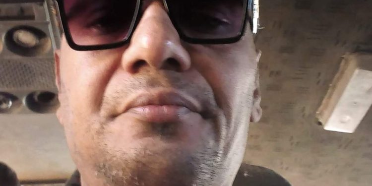 شعر غنائي بعنوان :قادر أكون إنسان