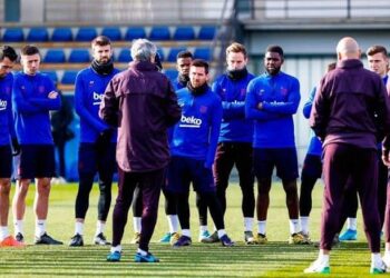 توتر كبير داخل نادى برشلونة