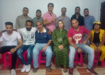 فرقه عالم المسرح علي مسرح آفاق