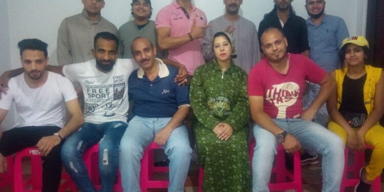 فرقه عالم المسرح علي مسرح آفاق