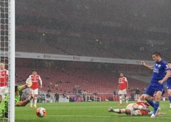 تشیلسي یفوز على كریستال بصعوبة وأرسنال یتعادل مع لیستر في قمة الیوم