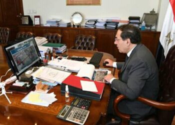 الملا”اجتماع اللجنة العليا لتنفيذ المشروعات الجديدة بقطاع البترول