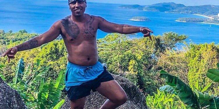 الكندي جاي بوند يقرر زيارة مصر لتسلق الجبال التاريخية