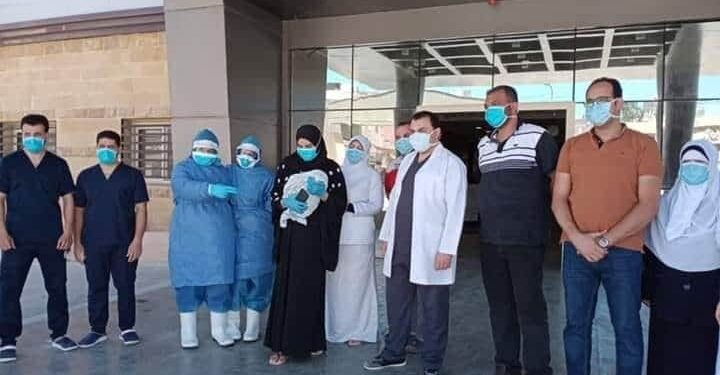 عاجل … شفاء أصغر طفل مصاب بفيروس كورونا وأمه