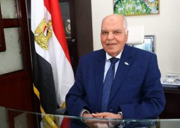 نقابة المعلمين تكرم المشاركين فى مراقبة الثانوية العامة بشهادات تقدير