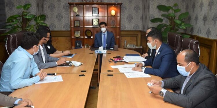 “أشرف صبحي” يلتقى بمجموعة من الكيانات