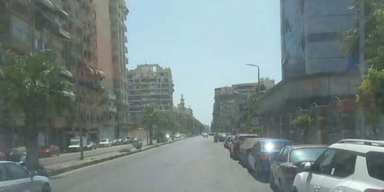 استمرار مرور لجان المتابعه وحملات ازالة الاشغالات بحى المناخ بمحافظة بورسعيد