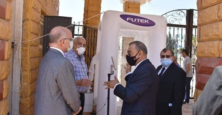 بيومي يتفقد قاعات الإمتحانات بأول أيام الفصل الدراسي الثاني بجامعة مدينة السادات.