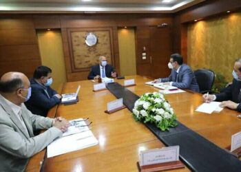 الوزير : فى اجتماع موسع لقيادات السكك الحديدية و الشركات العالمية المنفذة للمشروعات