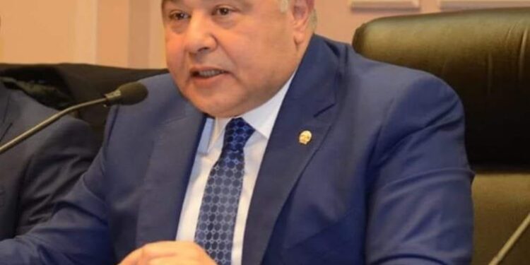 اقتراح للدراسة للواء عمرو حنفى محافظ البحر الاحمر الرمال البيضاء ثروه مصر النائمه