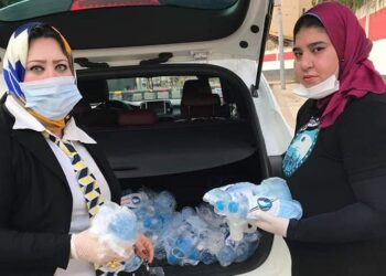 أمانة المرأة بمستقبل وطن تدعم طلاب الثانوية العامة بالماسكات والكحول الطبي أمام اللجان