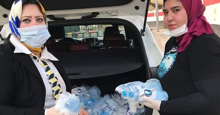 أمانة المرأة بمستقبل وطن تدعم طلاب الثانوية العامة بالماسكات والكحول الطبي أمام اللجان