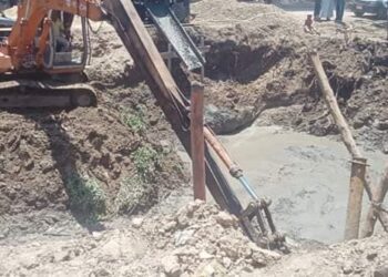 متابعة إنشاء كوبري النخله البحرية بأبوحمص