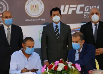 “صبحى “يشهد توقيع بروتوكول بين نادي “النادي” ومجموعة من الأكاديميات الخاصة في المجالات الرياضية