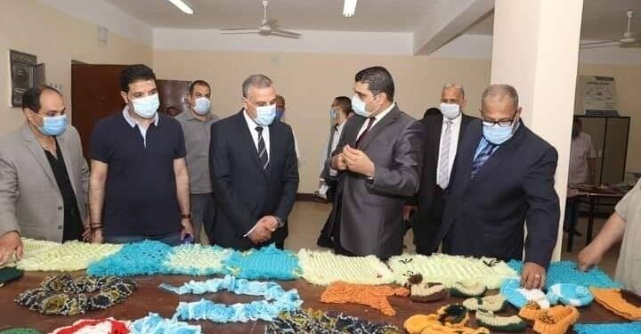 محافظ سوهاج يتفقد مركز التدريب المهني بطهطا خلال جولته التفقدية بمركز طهطا