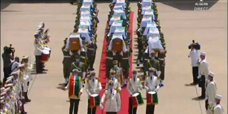 رفات شهداء المقاومة الجزائرية يعودون إلى ارض وطن بعد 170 سنة