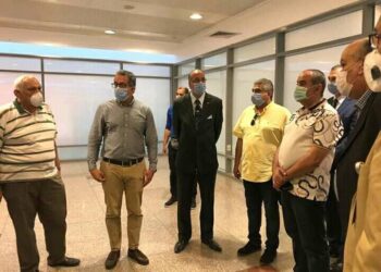 العنانى ومنار يتفقدان متحف مطار القاهرة الدولى