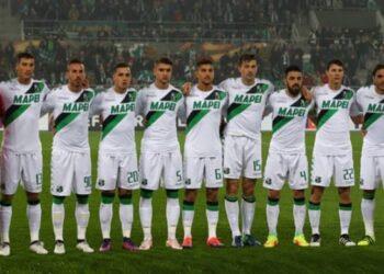 ساسولو یفجر مفاجأة ویفوز على لاتسیو في ملعبه في الوقت الضائع