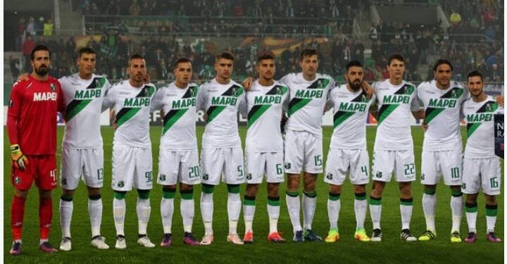 ساسولو یفجر مفاجأة ویفوز على لاتسیو في ملعبه في الوقت الضائع