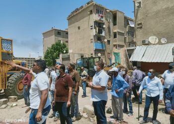 السويس بالصور : بدء الموجه 16 لتنفيذ قراراًت الازالة للاسواق العشوائيه بمدينة السادات و3عقارات داهمة الخطوره بشارع عرابي